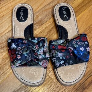 b.o.c. Beautiful Comfy Floral Slide Sandals Size 9